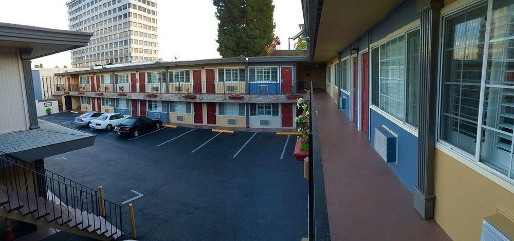 The Catrina Hotel San Mateo Exterior photo