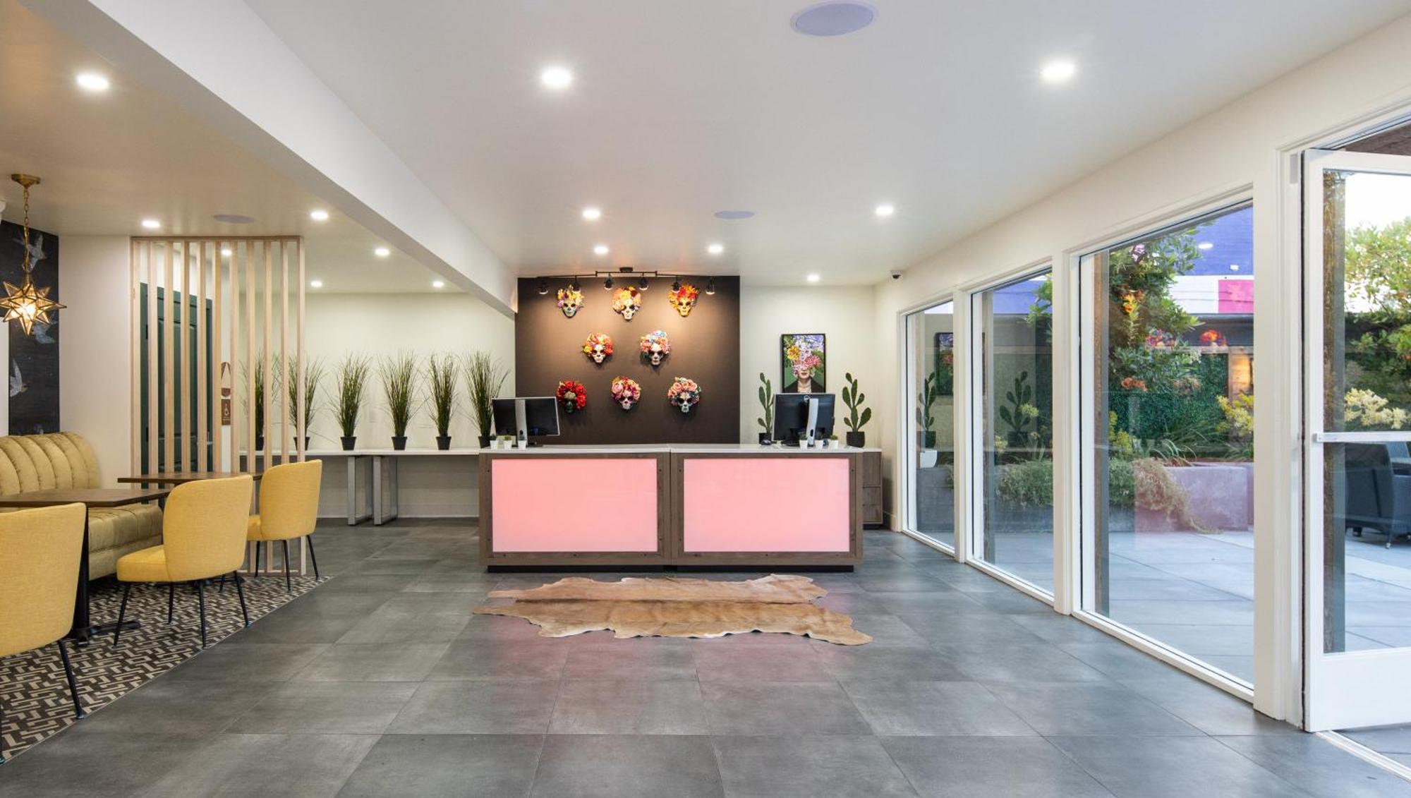 The Catrina Hotel San Mateo Exterior photo