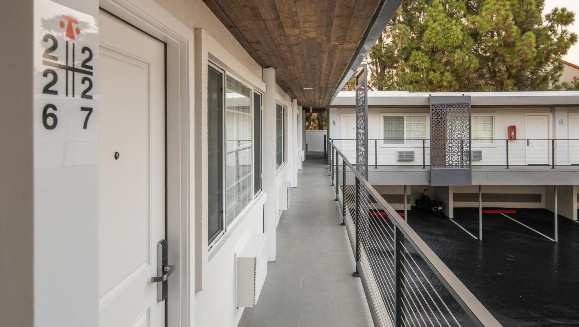 The Catrina Hotel San Mateo Exterior photo